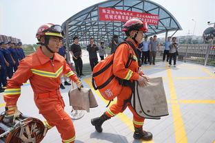 马扎里：预想到了特奥的前插但仍然丢球 那不勒斯目标至少第四名